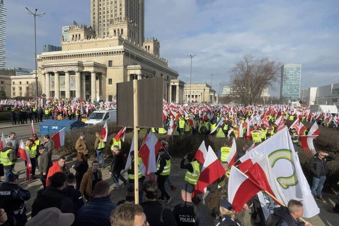 На протест у центрі Варшави вийшли тисячі фермерів